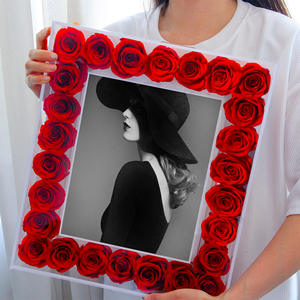 Cadre photo de fleurs naturelles préservées faites à la main, vente en gros d'usine, pour la remise des diplômes et la Saint-Valentin - <span class=keywords><strong>Prix</strong></span> direct usine - Product Image 1