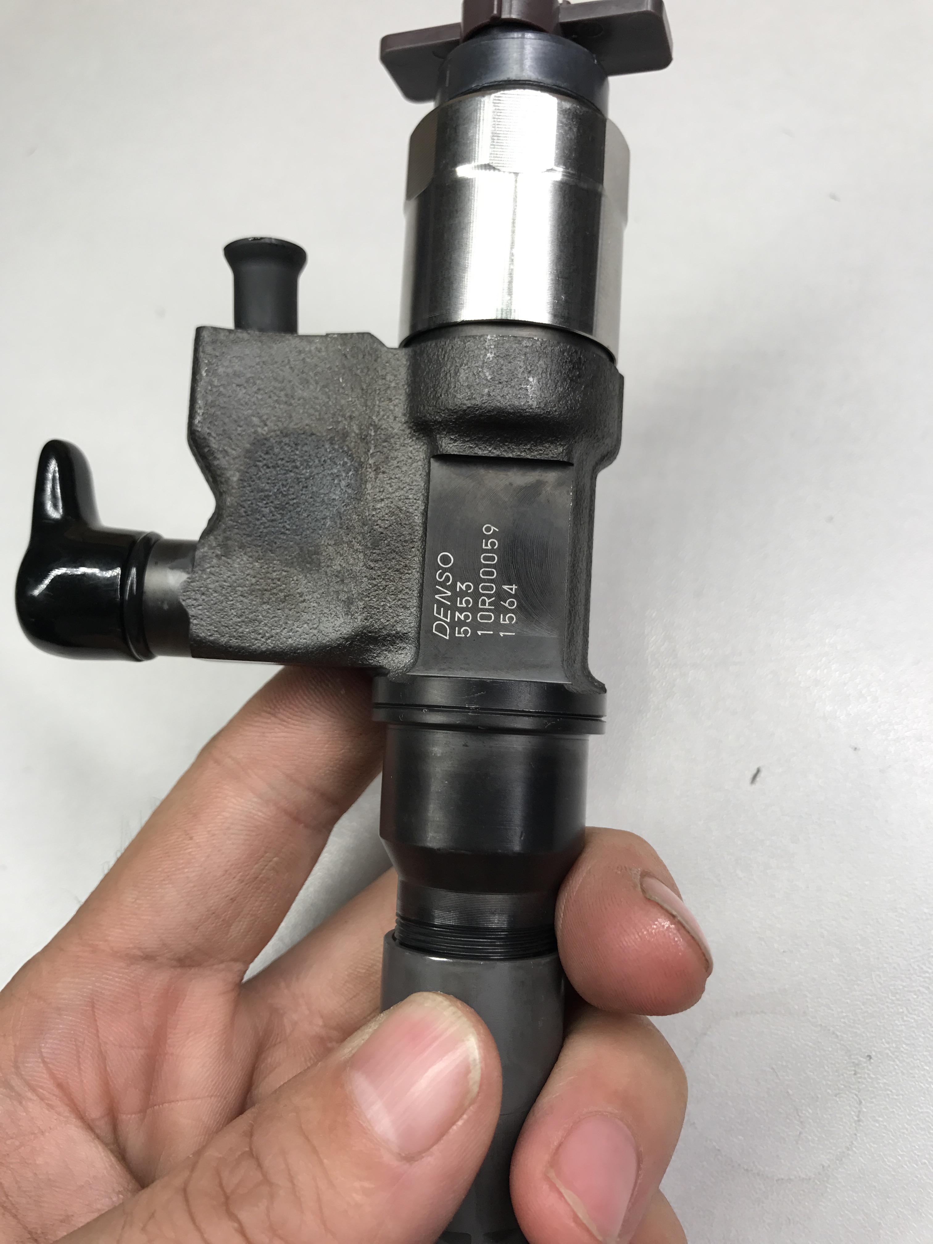 Diesel Common Rail Injector 095000-5460 fuel injector 23670-E0260 for HINO engine 23670-E0260