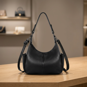 Bolso Hobo de Cuero Genuino para Mujer, Color Negro, Textura Suave, Clásico, de Hombro, para Uso Diario, con Dos Correas y Cierre Abierto - Product Image 1