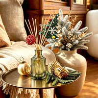 Ensemble diffuseur de parfum de Noël personnalisé 200 ml, bouteille en verre côtelé, bâtonnets en rotin naturel, boîte cadeau parfum d'ambiance pour la maison, vente en gros