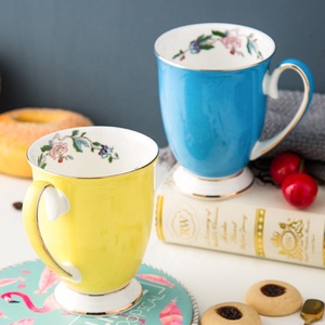 Tasse à pied de haute qualité en <span class=keywords><strong>porcelaine</strong></span> <span class=keywords><strong>fine</strong></span> de Chine, grande capacité 400 ml, style royal floral, couleur unie, tasses à café en céramique - Product Image 5