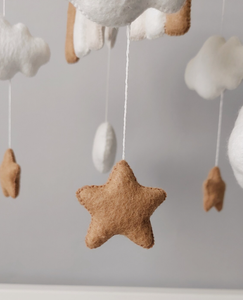 Mobile per Culla Boho Arcobaleno, Decorazione Neutra per Cameretta, Mobile Sospeso con Nuvole e Stelle - Product Image 4