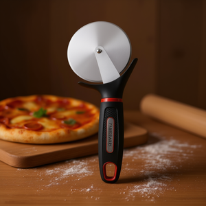 Cortador de Pizza Farberware de Acero Inoxidable con Mango Negro y Agarre Suave para Cortar Pizza - Product Image 2