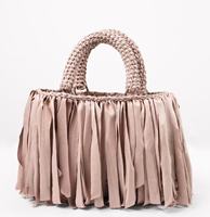 Sacs tissés au crochet faits à la main par des designers 2026 |   Pochette en fil de t-shirt doux pour les soirées et le quotidien |   Cadeau artisanal de luxe pour femmes