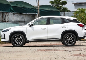 Offre Spéciale MG ONE 2025 modèle 1.5T automatique voiture à essence classique MG5/MG <span class=keywords><strong>ZS</strong></span> stock car en gros MG ONE 2024 voiture pas cher - Product Image 3