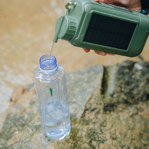 Lampe de signalisation et de purification d'eau portable d'extérieur 2025 avec charge USB Type C et fonction de survie par filtration d'eau intégrée - Product Image 4