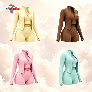 Completo Sportivo Estivo da Donna in 3 Pezzi: Reggiseno Sportivo Personalizzato, Giacca con Zip e Collo Alto, Pantaloncini a Vita Alta - Product Image 2