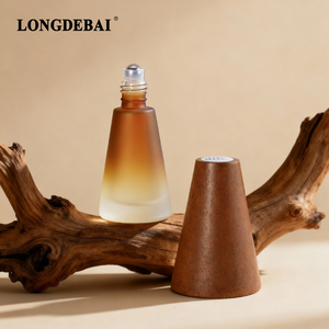 Nuevo Envase de Vidrio Ámbar Degradado de 15 ml con Forma Cónica y Acabado Esmerilado para Perfume o Aceite Esencial, con Tapa de Madera de Haya - Product Image 3