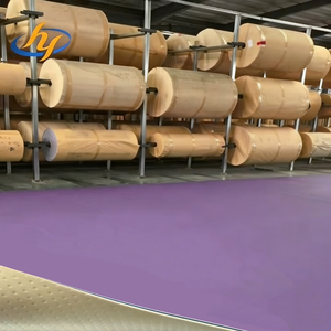 Revêtement de sol en PVC antidérapant et amortissant les chocs, protection des joints pour terrains de sport en stock, ignifuge, résistant à l'humidité, installation facile - Product Image 1