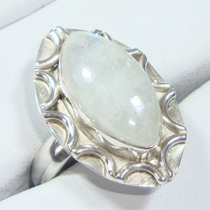 Bague indienne authentique en argent sterling pur, sertie à la main, avec une seule pierre, en vermeil, pierre de lune arc-en-ciel - Product Image 2