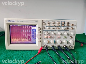 ออสซิลโลสโคปดิจิตอล Tektronix TDS2014 สี่ช่องสัญญาณ พร้อมแบนด์วิดท์ 100 เมกะเฮิรตซ์ และอัตราการสุ่มตัวอย่าง 1 จีเอส/วินาที - Product Image 1