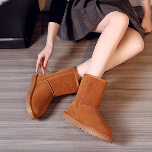 <span class=keywords><strong>Bottes</strong></span> <span class=keywords><strong>de</strong></span> <span class=keywords><strong>neige</strong></span> chaudes <span class=keywords><strong>de</strong></span> haute qualité en laine à semelle plate pour femmes, vente directe d'usine 2025, couleurs personnalisées - Product Image 4