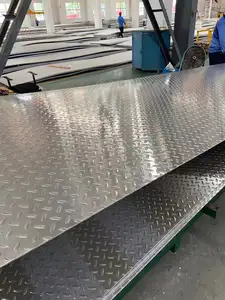 Hoja de acero inoxidable laminada en caliente placa a cuadros SS para materiales de construcción