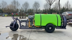 Pulverizador de equitación Pulverización de amplio rango Tanque de <span class=keywords><strong>agua</strong></span> de gran capacidad para el control de plagas en huertos y granjas - Product Image 4