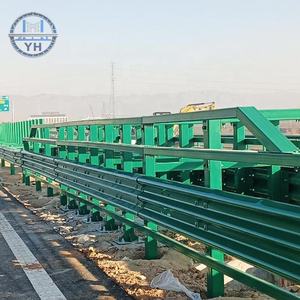 Barrières de sécurité routière haute performance pour la protection dans les zones routières à forte vitesse, barrières de sécurité routière, barrières de circulation - Product Image 1