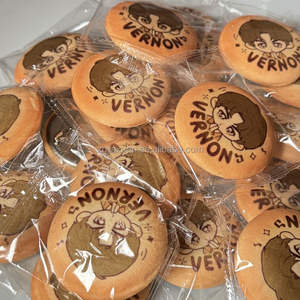 Поставщик Kpop, плюшевая жесть, значок, именная металлическая жестяная булавка, недорогие плюшевые значки - Product Image 2