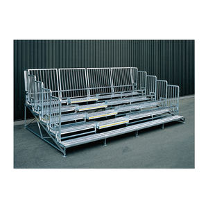 Gradins durables en acier S235 JR galvanisé à chaud, fabriqués sur mesure, de la série M de la marque CETA, pour le divertissement sportif italien - Product Image 1
