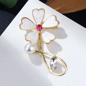 韓国ファッションダイヤモンドパールシリーズブローチメンズ女性の蝶の花の形結婚式合金材料 - Product Image 3