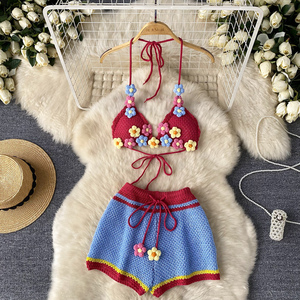 Set Rajutan Crochet Bunga Musim Panas untuk Wanita, Atasan Halter Tie Crop Top, Celana Pendek Pinggang Tinggi, Pakaian Liburan Pantai - Product Image 3