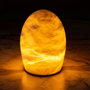 Lámpara de Mesa de Alabastro Natural Recargable de Diseño Creativo ZEROUNO, Sensor de Vibración, RGBW, Interruptor de Ajuste Multi-Partida - Product Image 1