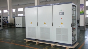 Régulateur de fréquence et de tension personnalisable 100 kVA pour équipements sensibles - Product Image 1