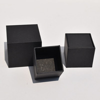 Petite boîte carrée avec couvercle et base, boîte cadeau rigide en carton kraft noir rétro neutre