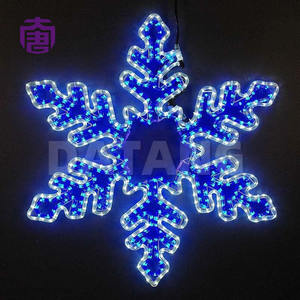 Luz LED Comercial para Exteriores para Decoraciones Navideñas, IP65, Farola Urbana con Motivo de Copo de Nieve, Color Personalizable, Fácil Instalación - Product Image 6