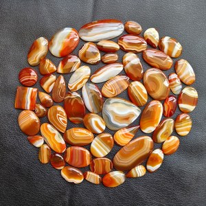 Lot de cabochons en agate rayée orange, formes et tailles variées, 20x25 à 90x50mm, pierres précieuses naturelles, exportateur en gros, Inde - Product Image 5