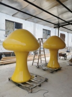 Grande sculpture décorative en fibre de verre en forme de maison champignon pour jardin, parc et aire de jeux extérieurs