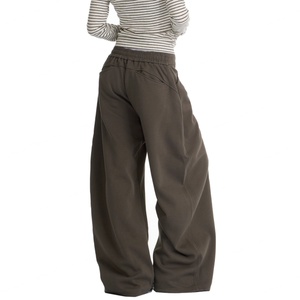 Pantalones Clásicos Anchos y Holgados para Hombre al por Mayor, Pantalones de Hombre de Alta Calidad, Pantalones Deportivos Clásicos con Parches para Hombre - Product Image 3