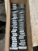 Boîtier de jonction électrique métallique carré en acier de 4 pouces, réglable, à simple entrée, avec anneau de plâtre et couvercle de boîtier de sortie surélevé