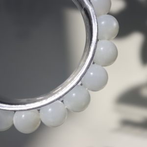 צמיד חרוזים נדיר מאבן ירח הפעלת צ'אקרת הלב צמיד אור ירח לבן שיפור שינה תכשיטי אנרגיה קריסטל - Product Image 3