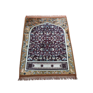 High Quality Washable Cushioned Polyester Prayer Mats Made in China Wholesale Luxury Muslim Prayer Mats - Product Image 1