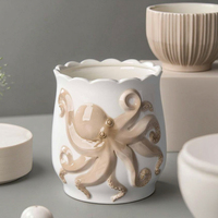 Pot de fleurs en céramique blanc simple, décoration en relief d'octopus, glaçure mate, vase de table, décoration d'intérieur, série marine, arrangement floral