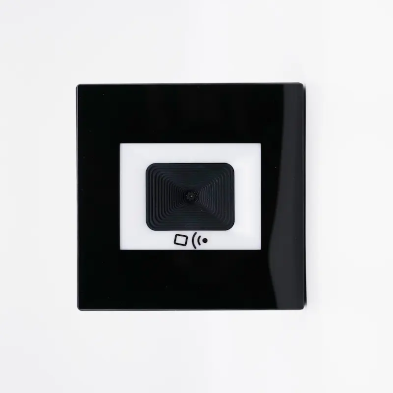 Scanner di codici a barre QR 1D 2D per controllo accessi d'ingresso con montaggio a parete con scheda Mifare Felica