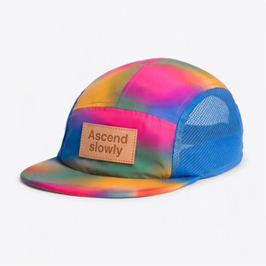 Casquette de sport unisexe 5 panneaux en cuir avec logo personnalisé T&L, ajustable, imperméable et respirante en tissu mesh pour adultes, usage extérieur, vente en gros - Product Image 1