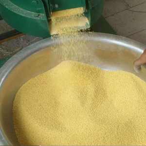 Éplucheur professionnel de haricots rouges de millet de blé de soja sec <span class=keywords><strong>d</strong></span>écortiqueur professionnel de maïs <span class=keywords><strong>d</strong></span>écortiqueur de riz et <span class=keywords><strong>d</strong></span>'<span class=keywords><strong>orge</strong></span> moulin à <span class=keywords><strong>farine</strong></span> de maïs - Product Image 4