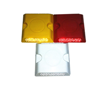 Borne de signalisation routière compacte en plastique à LED, yeux de chat, IP68, réflecteur prismatique haute intensité, visibilité 300m pour trottoirs