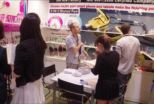 Bolígrafo de Lujo con Diseño de Mujeres Desnudas Flotando en Aceite Líquido, con Estuche para Oficina, para Uso Promocional - Product Image 6