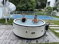 Jacuzzi Inflable Premium, Spa Portátil con Chorros de Masaje de Burbujas, Relajación Interior y Exterior para Jardín o Villa