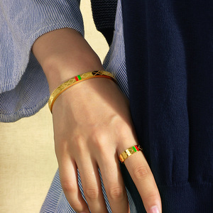Conjunto <span class=keywords><strong>de</strong></span> joyería <span class=keywords><strong>de</strong></span> acero inoxidable chapado en oro <span class=keywords><strong>de</strong></span> 18K para hombre y mujer, collar, pendientes, pulsera, cruz roja y verde antigua <span class=keywords><strong>de</strong></span> alta calidad, novedad - Product Image 3