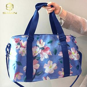 Telas de impresión digital personalizadas, película suave con estampado de flores, tela de poliéster 100% recubierta de PU para bolsas, bolsa de almacenamiento de artículos de tocador para equipaje - Product Image 4