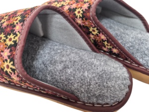 Pantofole Comode per Casa Disponibili con Vari Motivi e Colori tra Cui Scegliere - Product Image 5