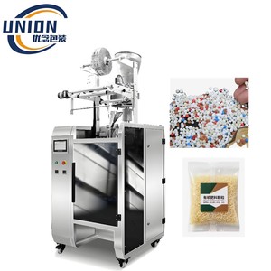 Machine d'emballage de granulés d'engrais au sulfate d'ammonium en sachets de film hydrosoluble - Product Image 1