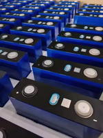 Cellule LiFePO4 prismatique de qualité A 3,2 V 100 Ah pour l'assemblage de batteries de stockage d'énergie solaire DIY