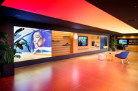 Panneau lumineux LED dynamique RGBW programmable P30, boîte lumineuse publicitaire animée pour l'arrière-plan de plafond et de mur d'exposition