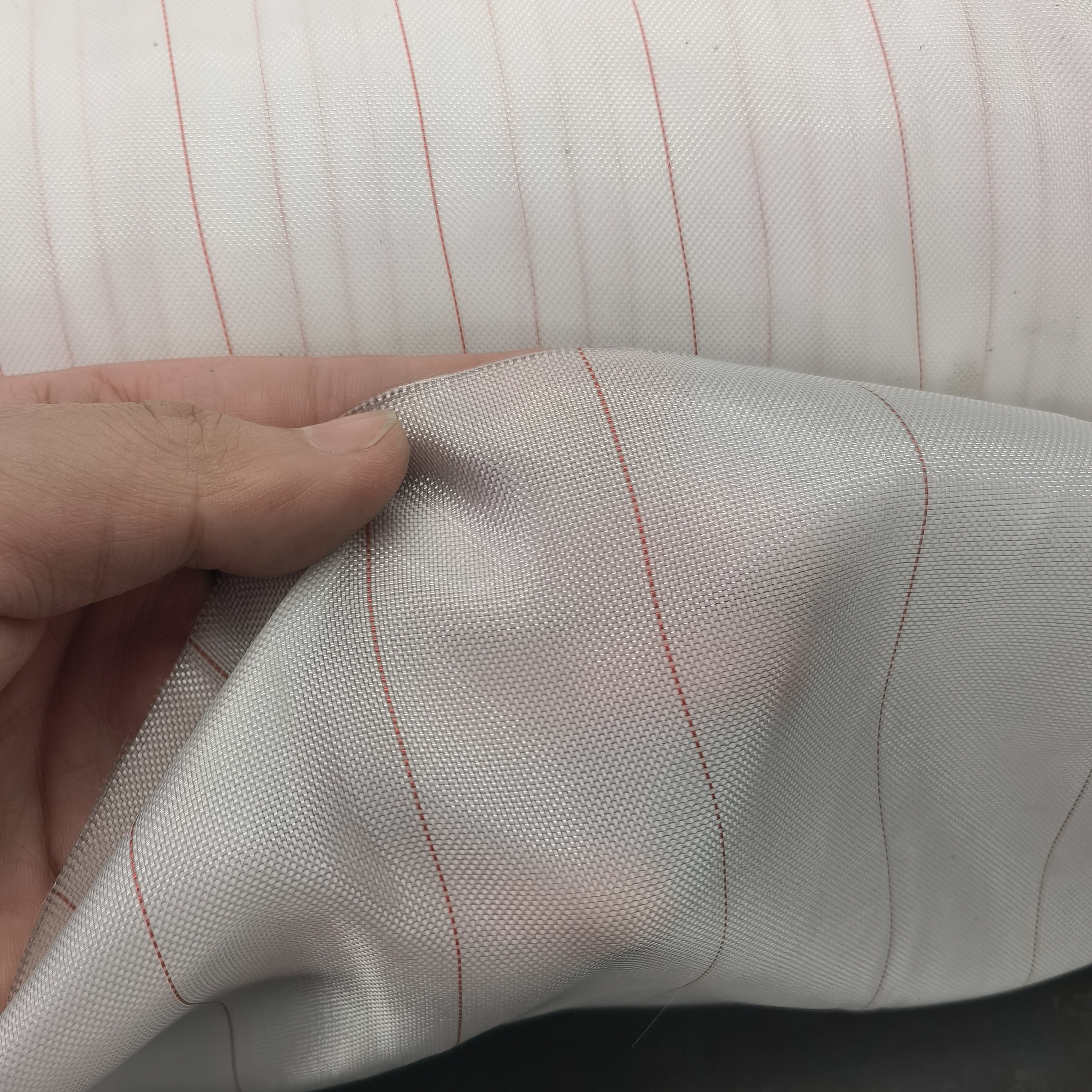 Industrial Knitted Peel Ply Fabric with PVC Coating Striped Pattern and Metallic Feature for Vacuum Infusion Process