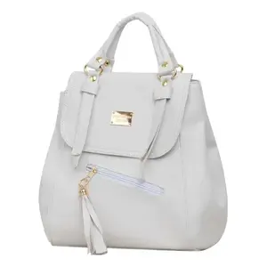 Sac à dos blanc Fana pour femme, 15L, léger, en PVC, tendance, pour usage quotidien, sac d'université avec poche zippée et poignée à pompon - Product Image 3