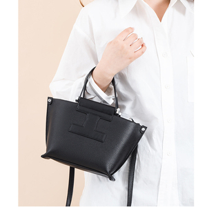 RZCK Fashion Luxury Faux Leather Purse Custom logo Women's High Quality <strong>Small</strong> <strong>Black</strong> <strong>Handbag</strong> for College Low Moq Custom Tote Bags - Product Image 6