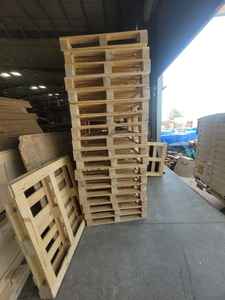 Paletas de láminas deslizantes de madera personalizadas OEM con opciones de marca para envíos de embalaje y almacenes de Cadena de Suministro - Product Image 2